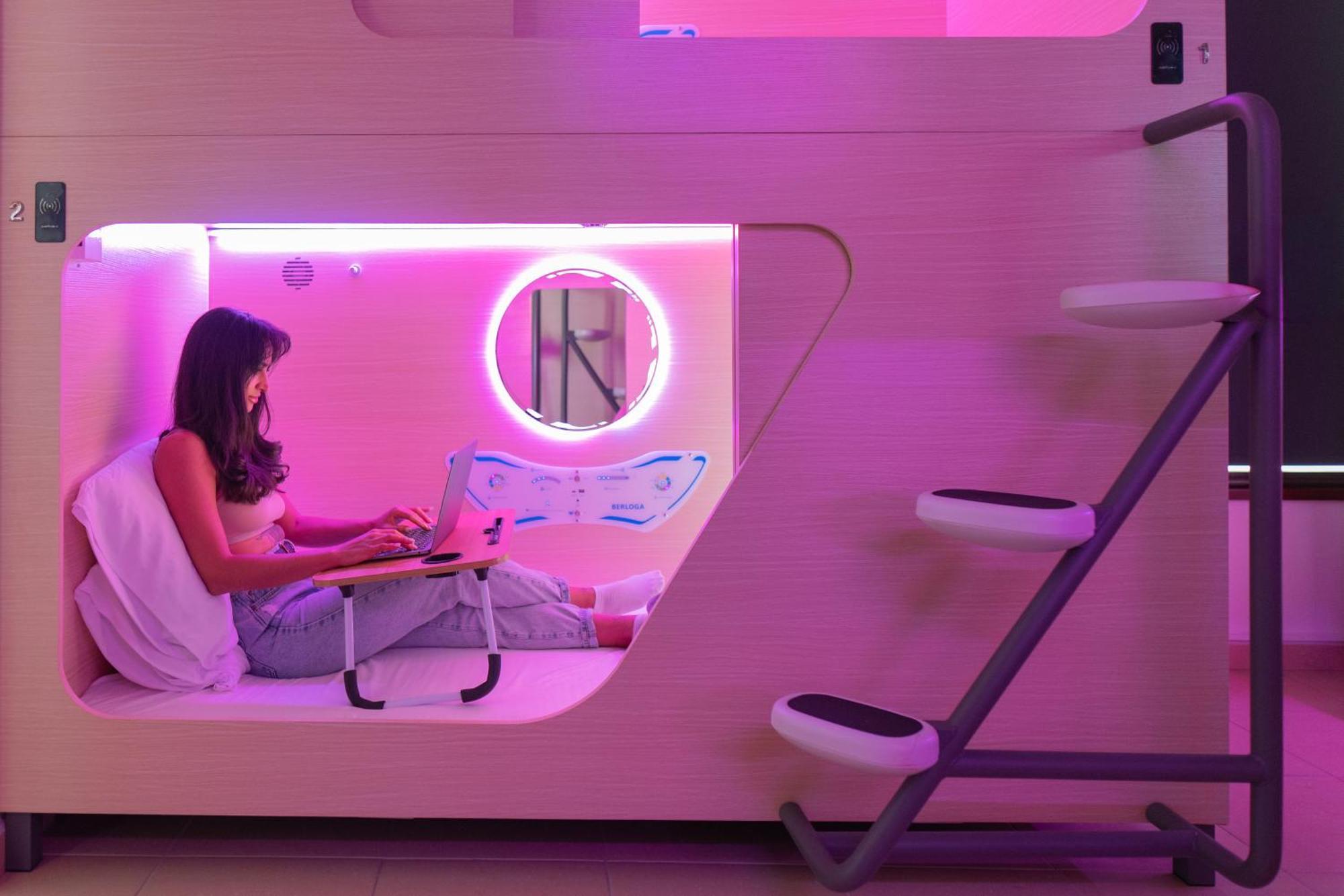 הוסטל דובאי Berloga Capsule Jbr מראה חיצוני תמונה